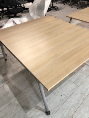 Стол переговорный Herman Miller