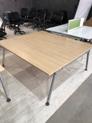 Стол переговорный Herman Miller