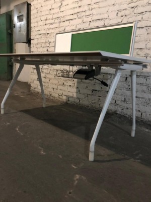 Стол офисный Herman Miller