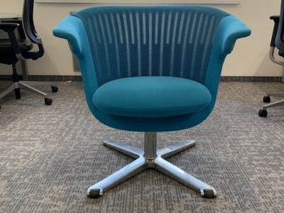 Кресло офисное Steelcase i2i Platinum