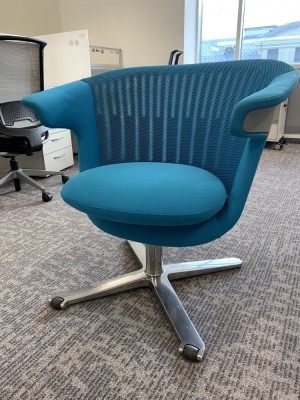 Кресло офисное Steelcase i2i Platinum
