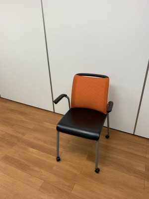 Стул офисный Steelcase Reply