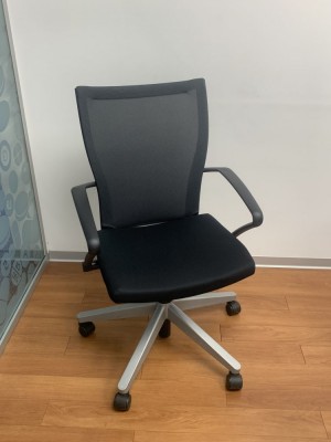 Кресло для персонала HAWORTH Comforto
