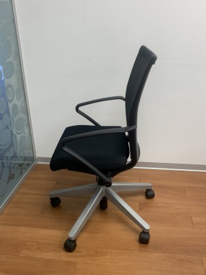 Кресло для персонала HAWORTH Comforto